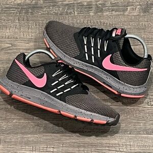 Nike Run Swift SE Running Shoes Womens Size 6.5 Black Gray Sneakers CK6696-001